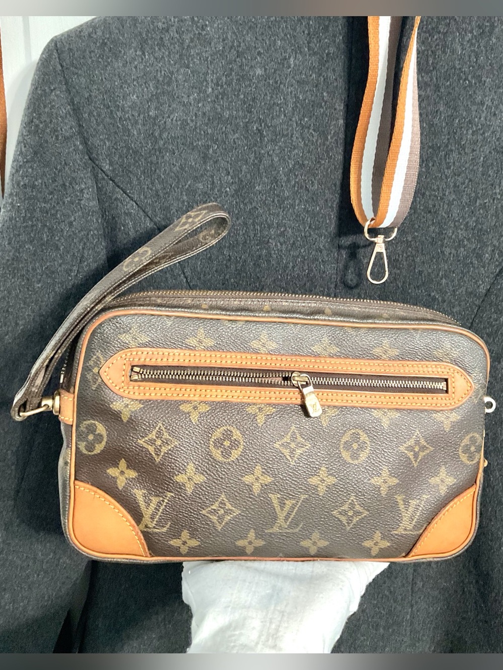 ✅LV LARGE WRISTLET/CLUTCH BAG2ways Louis Vuitton Monogram AUTHENTIC